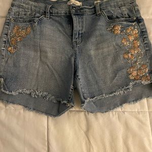 Jessica Simpson’s jean shorts